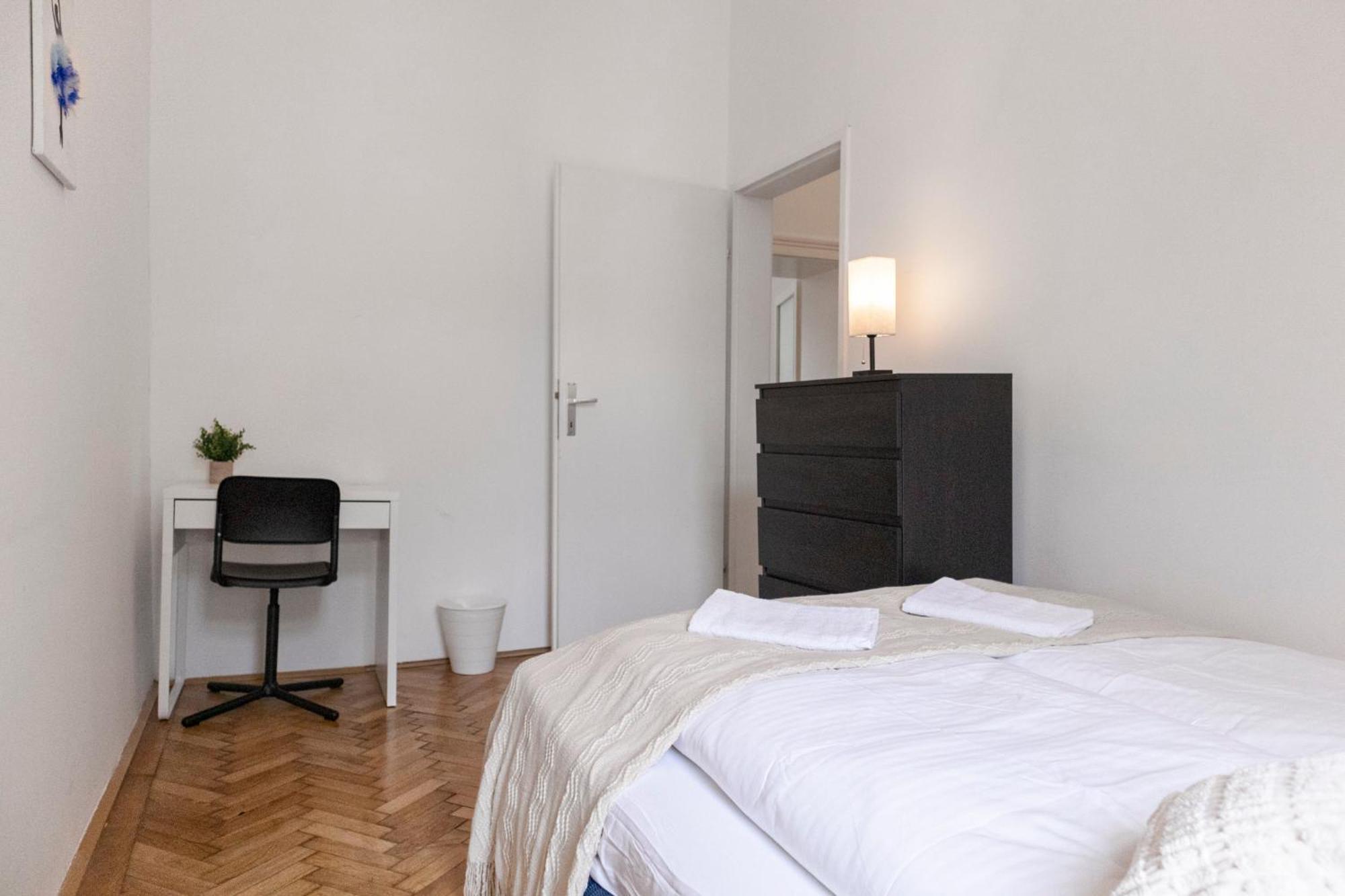 Prime Location & Peaceful Shared 2 Bedroom Apt With Backyard Wiedeń Zewnętrze zdjęcie