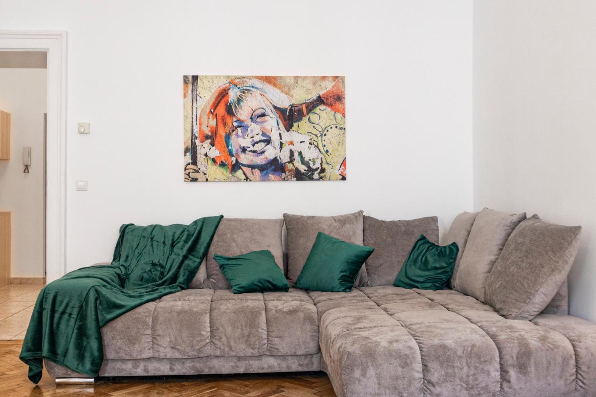 Prime Location & Peaceful Shared 2 Bedroom Apt With Backyard Wiedeń Zewnętrze zdjęcie